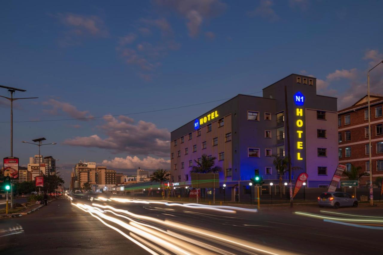 N1 Hotel Rotten Row Harare Exteriör bild