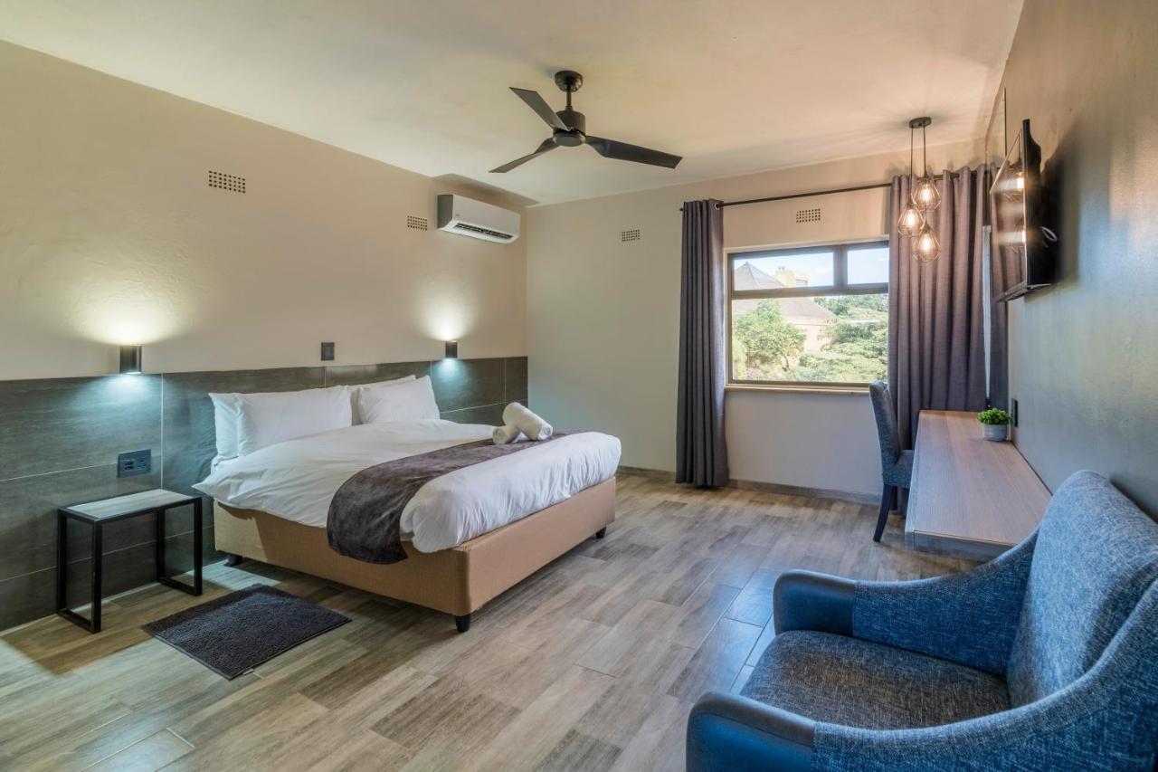 N1 Hotel Rotten Row Harare Exteriör bild